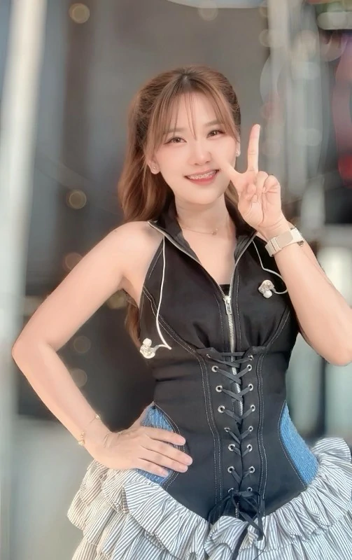 namfonpimchanokk สาวแซ่บ